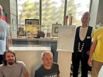 Vitrinen an Sportmuseum übergeben